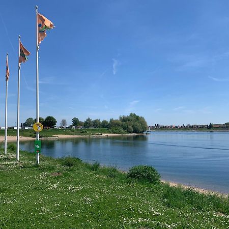Tiny Haus Auszeit Am See Lathum Exteriör bild