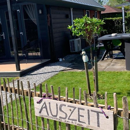 Tiny Haus Auszeit Am See Lathum Exteriör bild